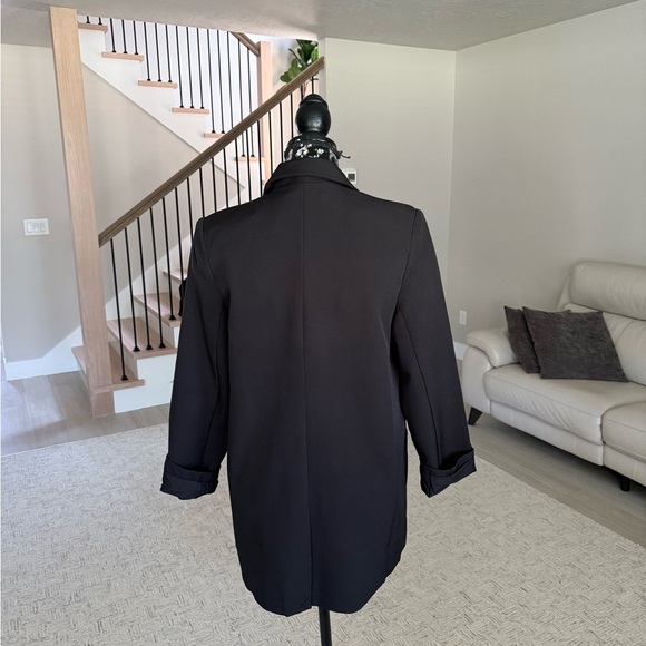 Steve Madden Black Double-Breasted Blazer with Wide Lapel - Picture 2 of 6